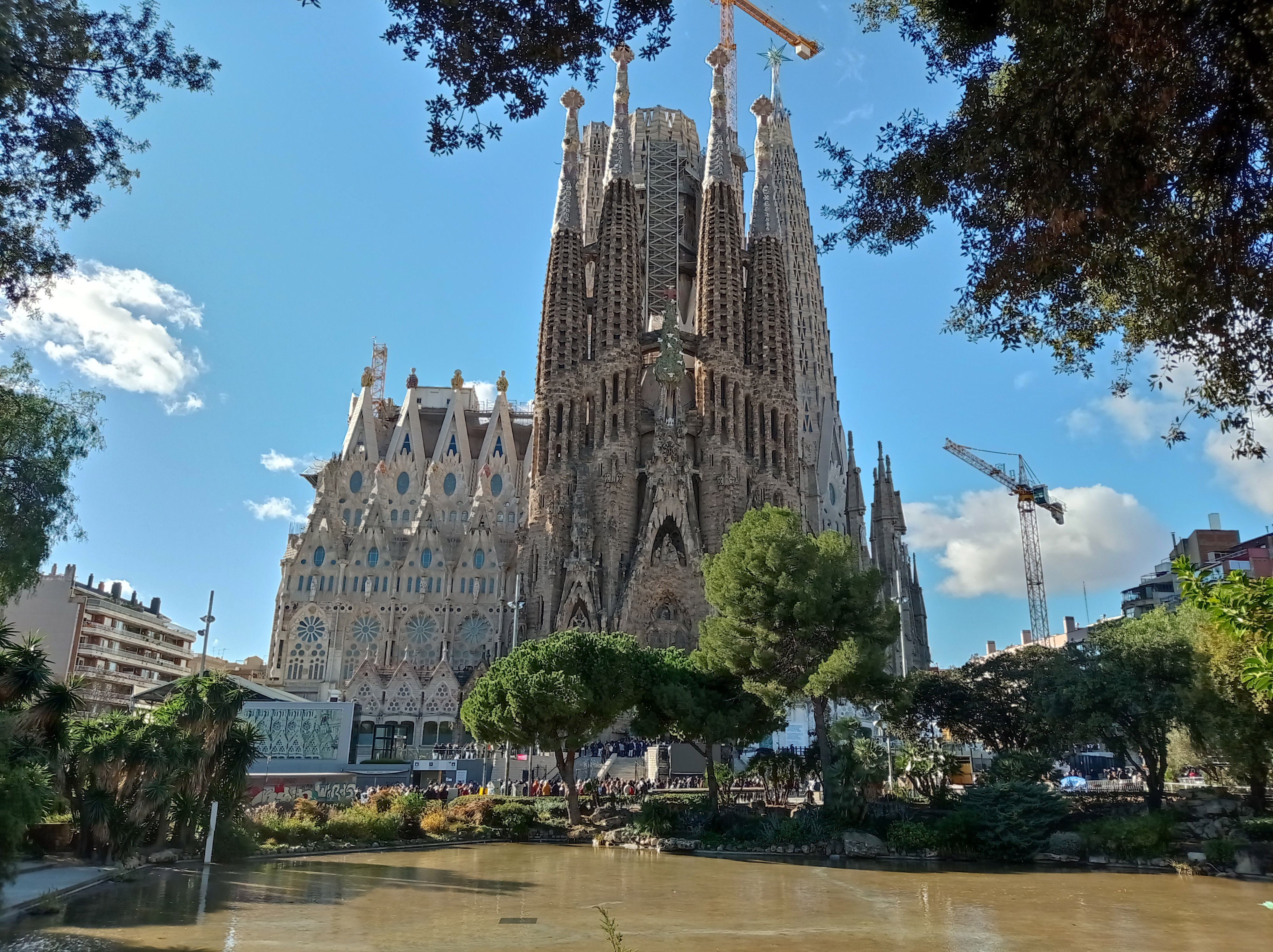Sagrada Família - Wikipedia