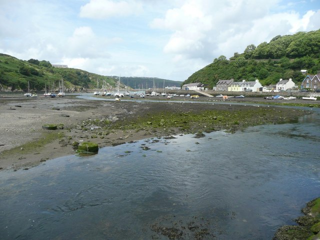 File:The harbour, Fishguard - Abergwaun - geograph.org.uk - 1037918.jpg