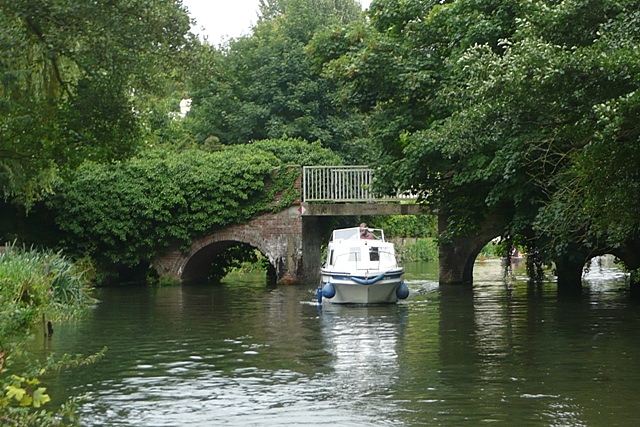 File:Trower's Footbridge - geograph.org.uk - 949980.jpg