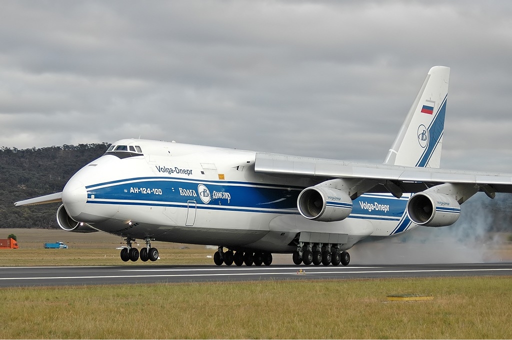 Volga-Dnepr_Antonov_An-124-100_CBR_Gilbert-2.jpg