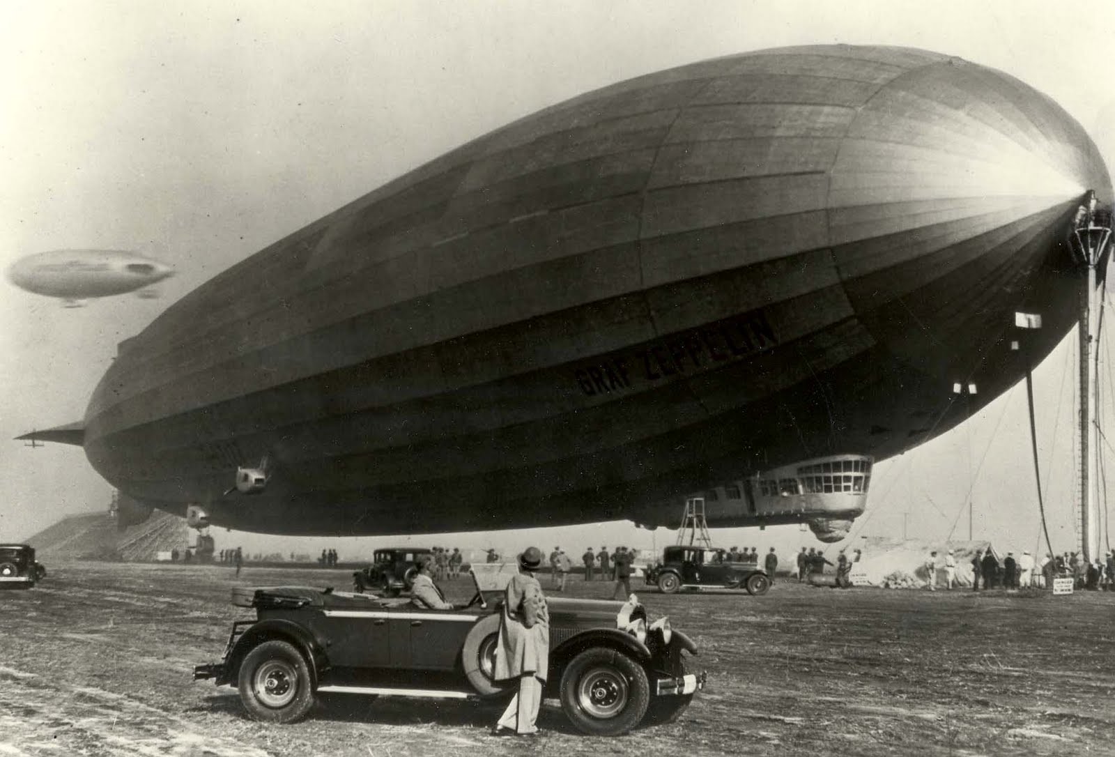 Первые воздушные самолеты. LZ 127 Graf Zeppelin. Первый дирижабль Цеппелина.