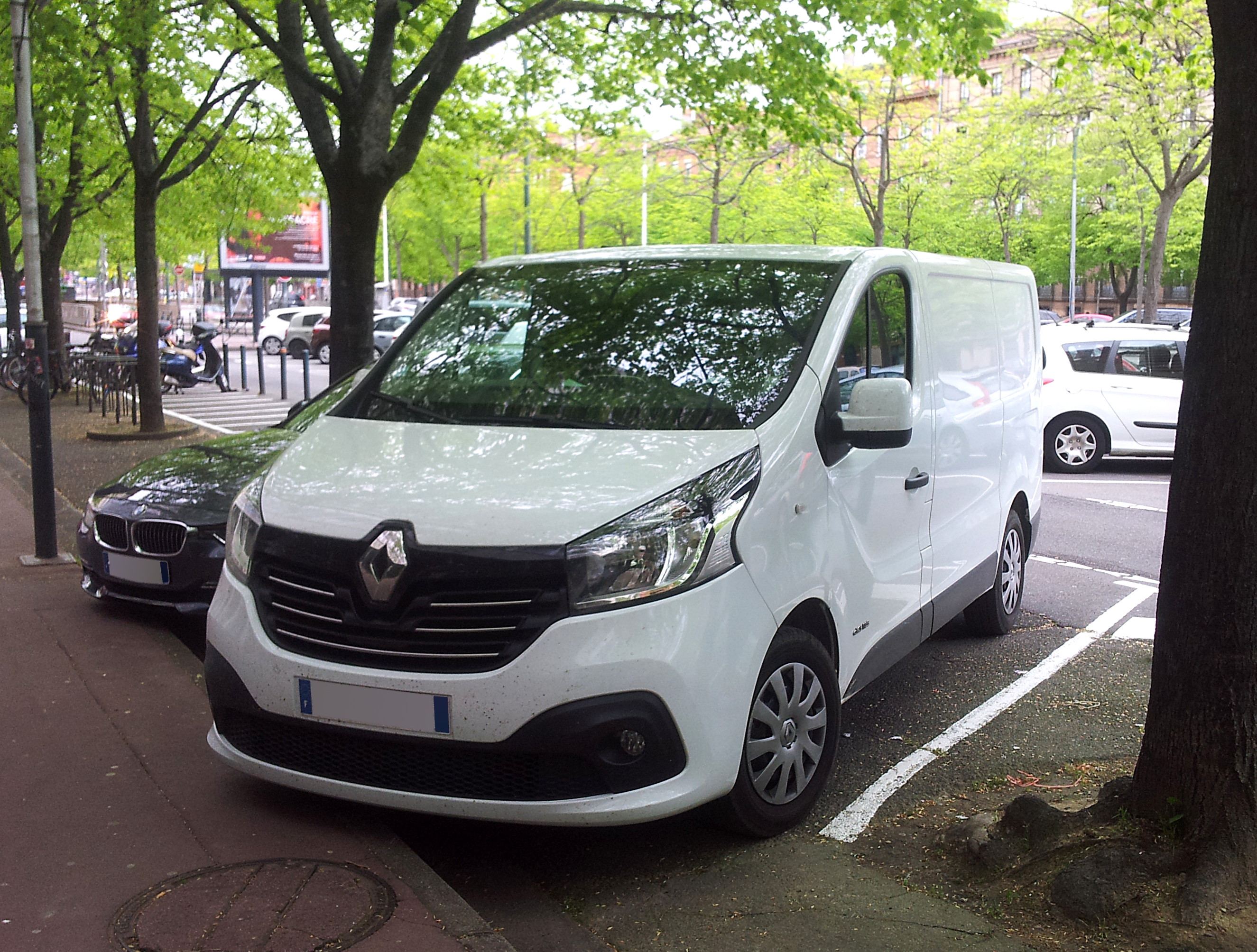 renault trafic sport 2015