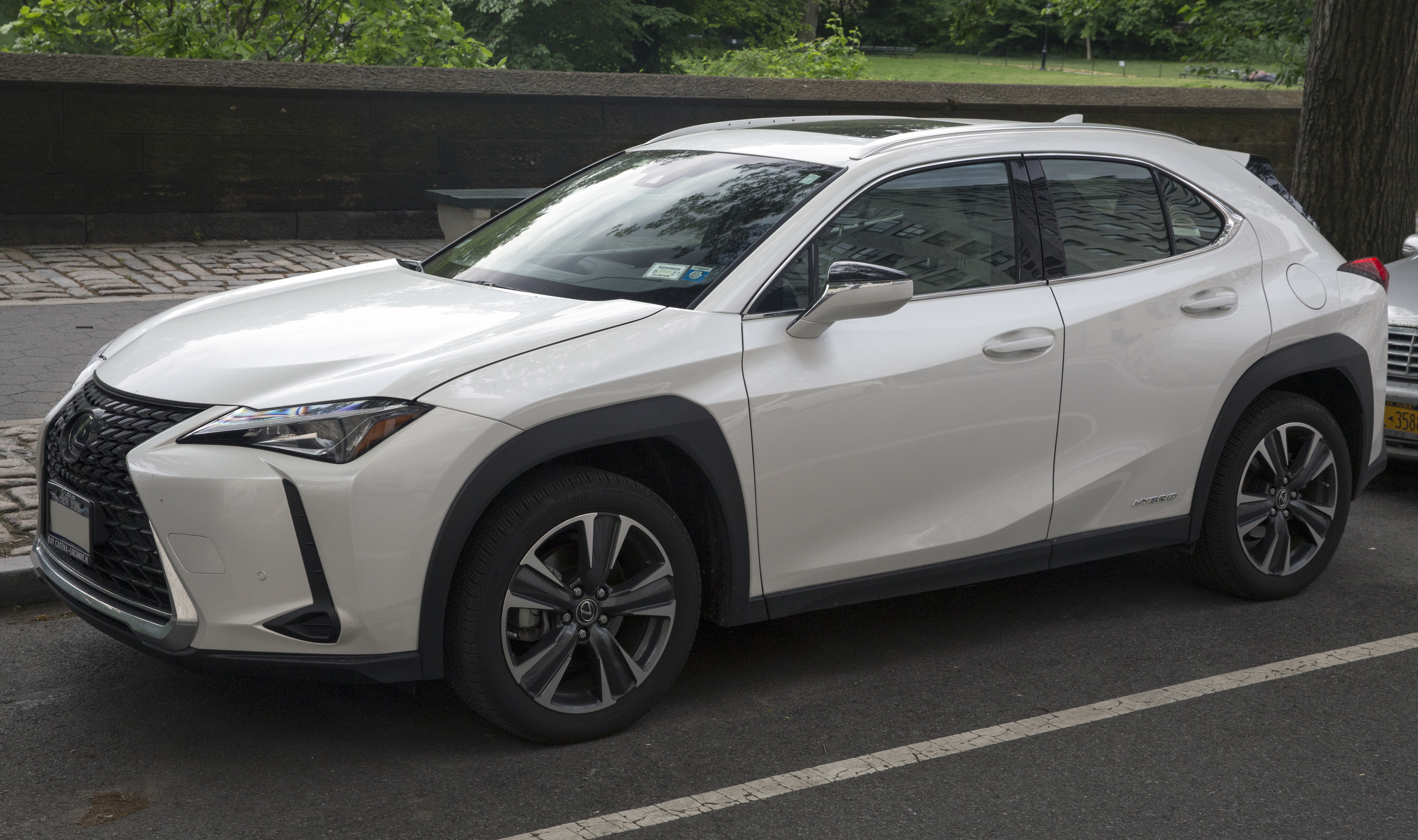 lexus ux white