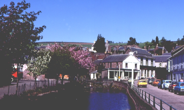 File:Alyth - geograph.org.uk - 9263.jpg