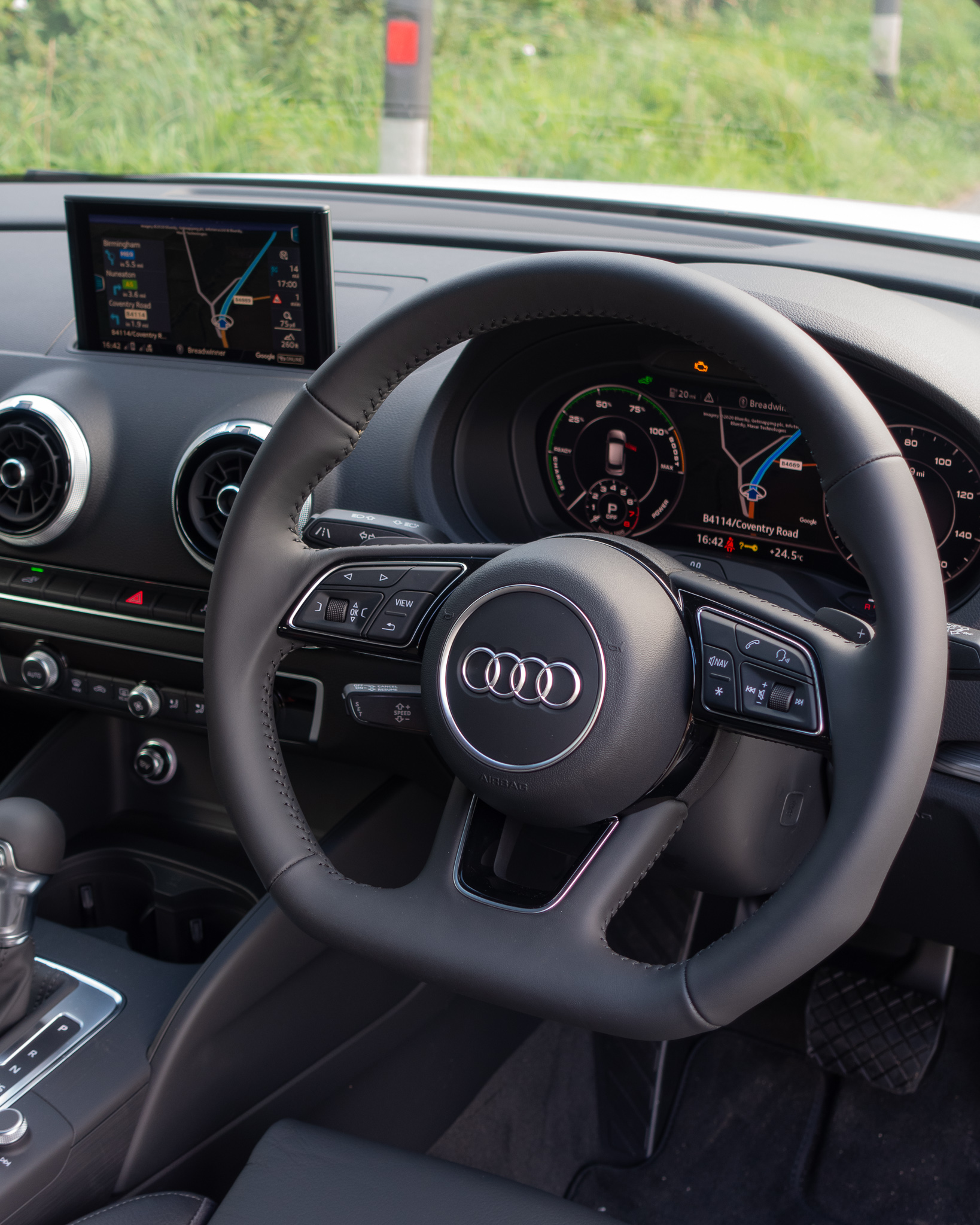 File:Audi A3 Sportback 8V facelift interior.jpg - Wikipedia