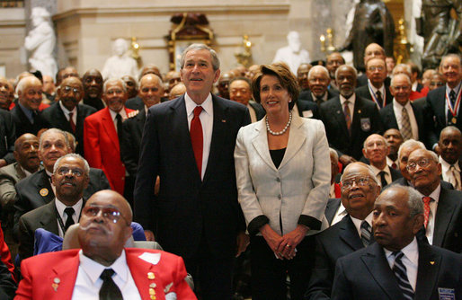 File:Bush and Pelosi at Tuskegee Airmen ceremony.jpg