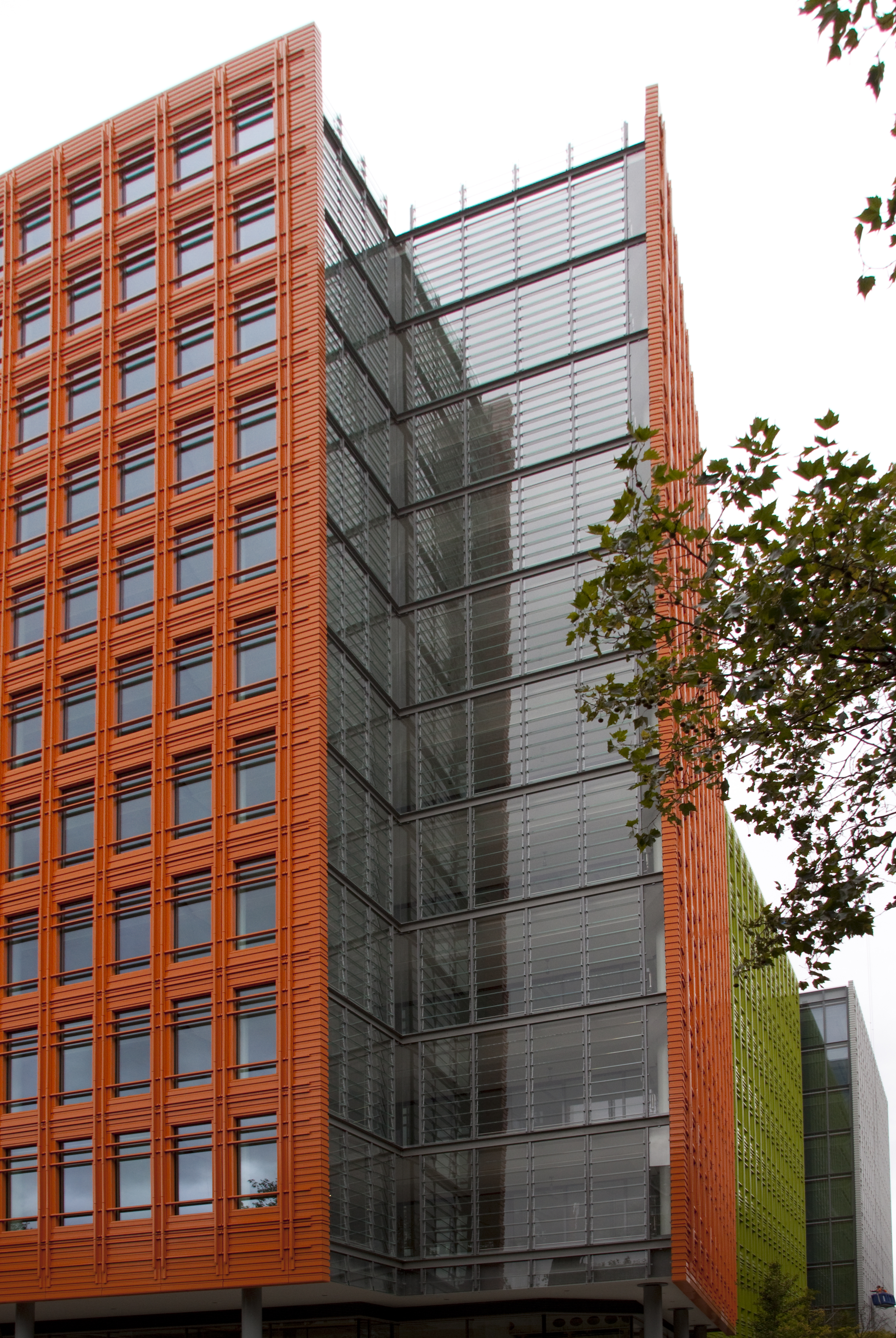 Row centered. Central Saint Giles.