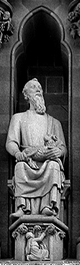 File:Domkirka statuer 2.jpg