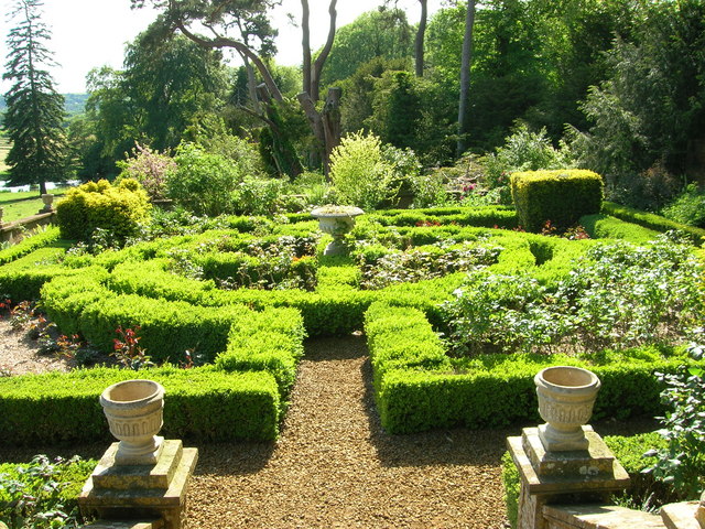 Farnborough Hall Formal Gardens - geograph.org.uk - 1303831