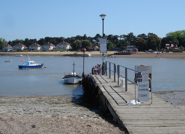 File:Ferry Running Today - geograph.org.uk - 1326249.jpg