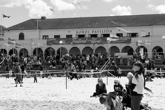 File:Festival Of The Winds, Bondi Beach, Sydney, Australia (6135857858).jpg