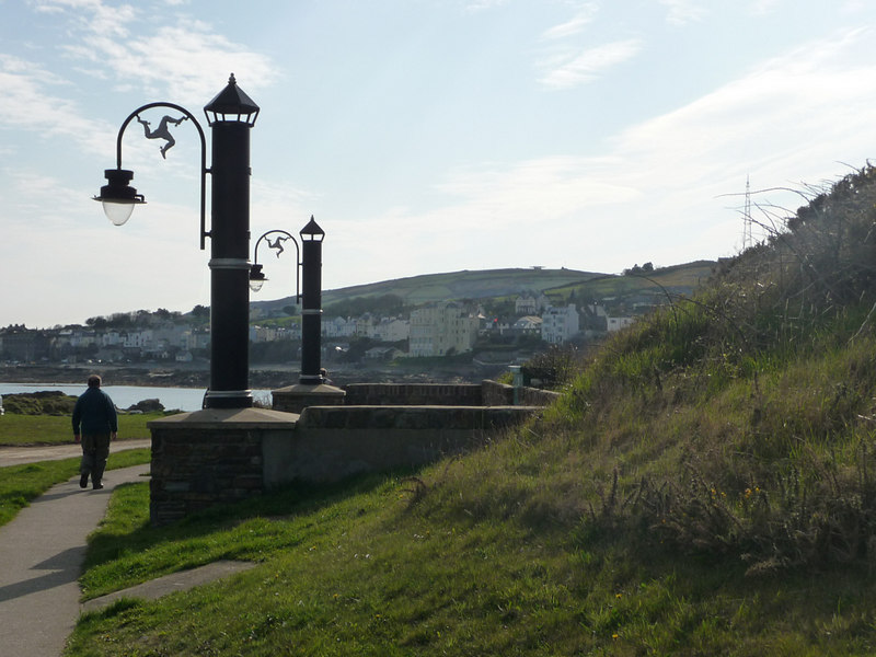 File:Gansey Point, Port St Mary - geograph.org.uk - 1849319.jpg