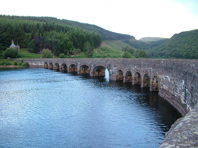 File:Garreg Ddu - geograph.org.uk - 902829.jpg