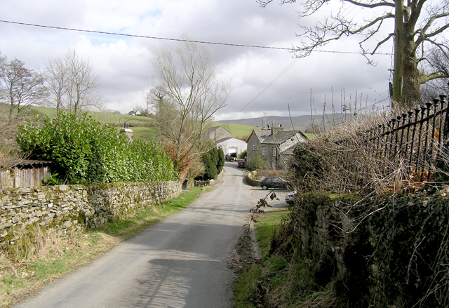 File:Killington Village Cumbria - geograph.org.uk - 150928.jpg