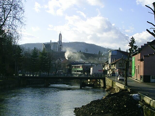 File:Kiseljak, lazenske mesto pobliz Sarajeva.jpg
