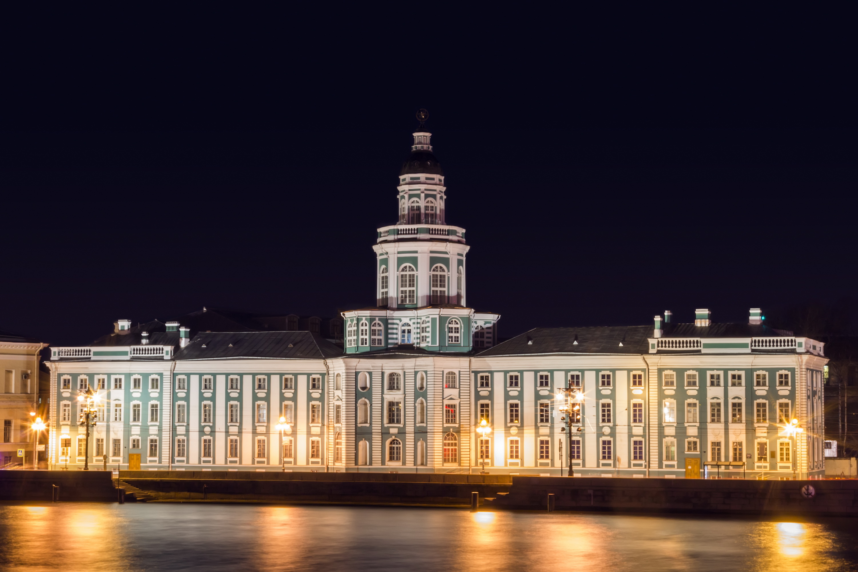 Музей Кунсткамера в Санкт-Петербурге