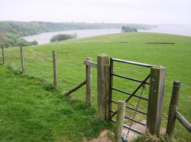 File:Overlooking Barnsdale Creek - geograph.org.uk - 456784.jpg