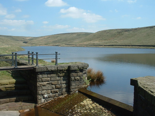 File:Readycon Dean Reservoir - geograph.org.uk - 347462.jpg