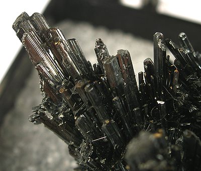 File:Stibnite-283283.jpg