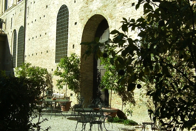 File:Urbino Palazzo Ducale - panoramio (6).jpg