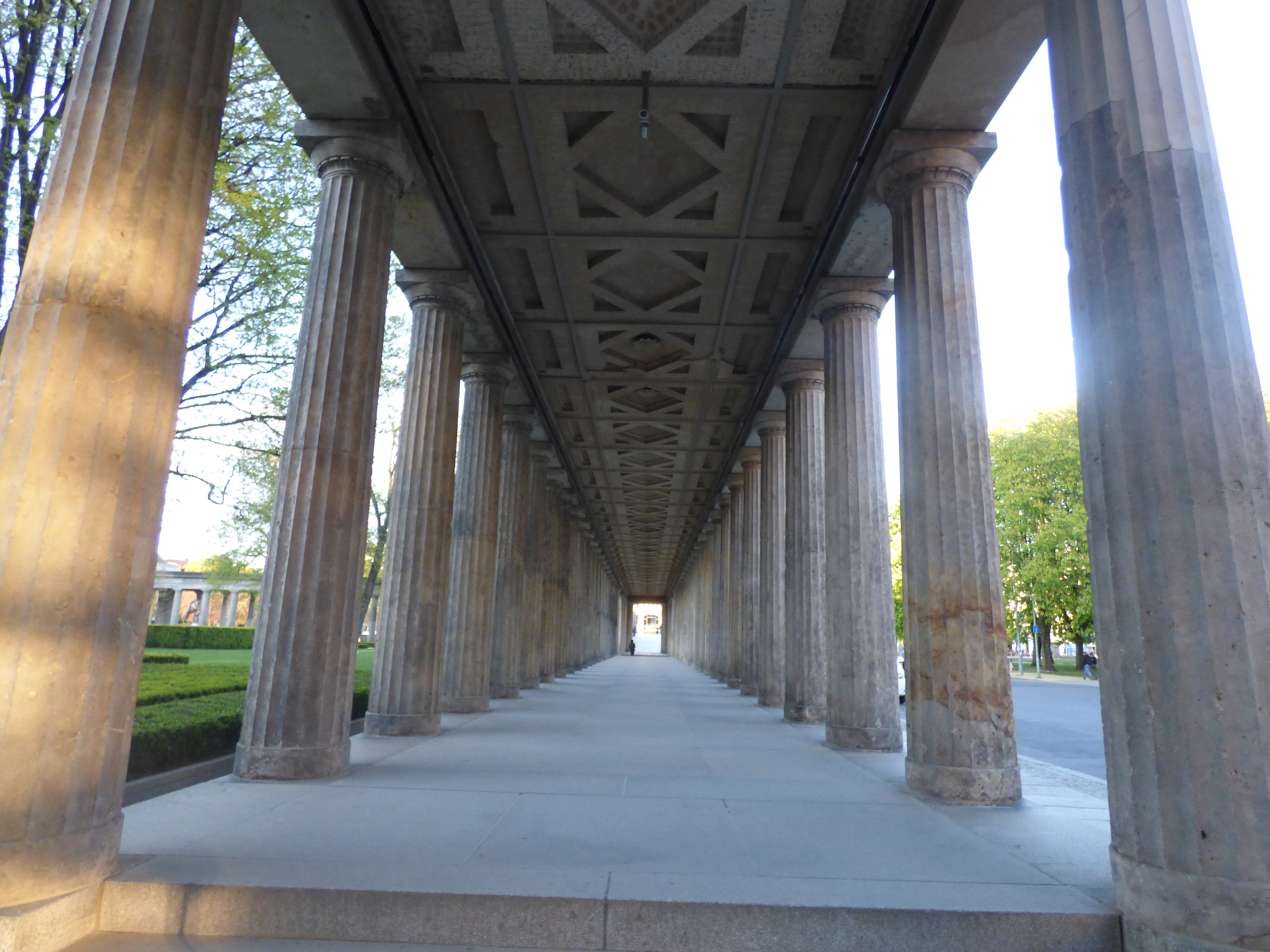 File Vista De La Antigua Galeria Nacional De Berlin 02 Jpg Wikimedia Commons