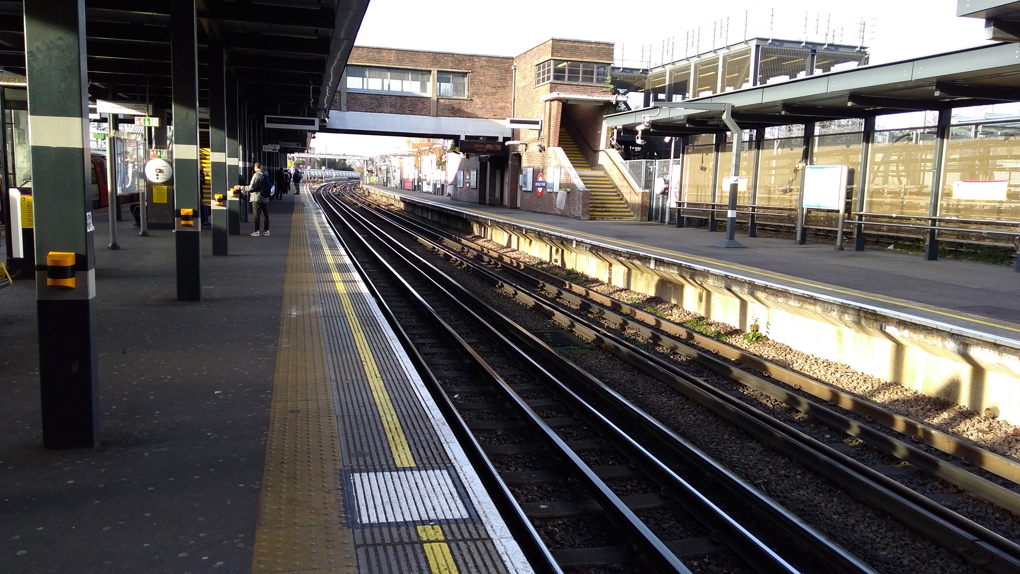 File Wembley Park tube Station December 2017 03.jpg Wikimedia