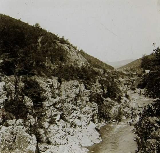 File:(05) - 20 Mars 1918 - Grèce Macédoine - Vallée de la Kodza - Voie de 60 - Arbre-Noir Bifur (cropped).jpg