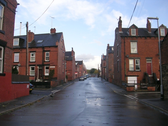 File:Cecil Road - Armley - geograph.org.uk - 1014030.jpg