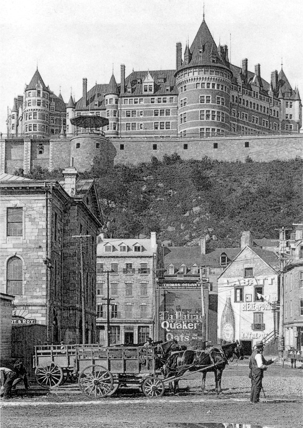 File:Travaux de construction de l aile Saint-Louis du Chateau Frontenac -  20 juillet 1921.jpg - Wikimedia Commons