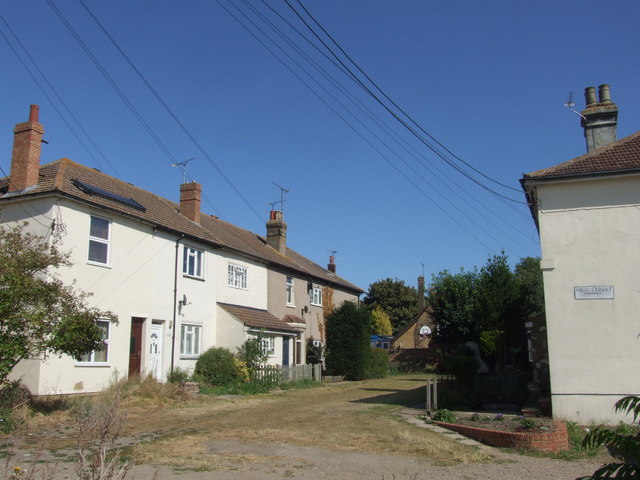 File:Church Place, Wouldham - geograph.org.uk - 1467820.jpg