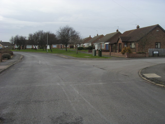 File:Desborough Road - geograph.org.uk - 4733986.jpg