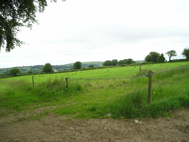 File:Electric Gate - geograph.org.uk - 1366628.jpg