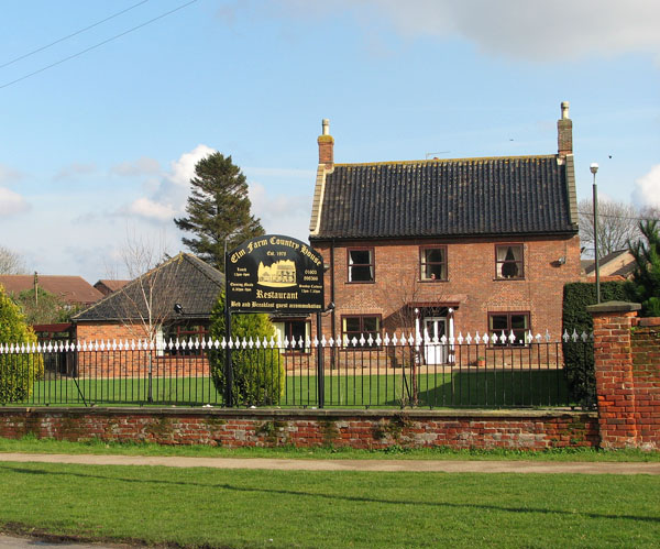 File:Elm Farm Country House - geograph.org.uk - 1191852.jpg