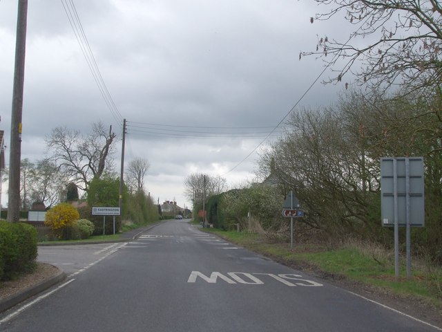 File:Entering Eastrington - geograph.org.uk - 1248428.jpg