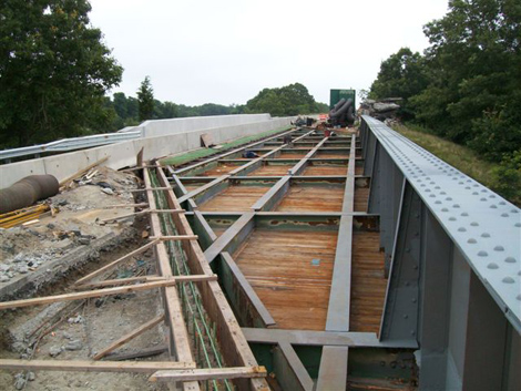 File:Fall River- Highland Ave Bridge over Rte 24, 2009 (4273827429).jpg