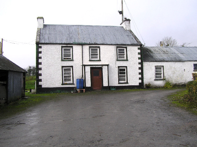 File:Farmhouse at Lisnacreaght - geograph.org.uk - 85465.jpg