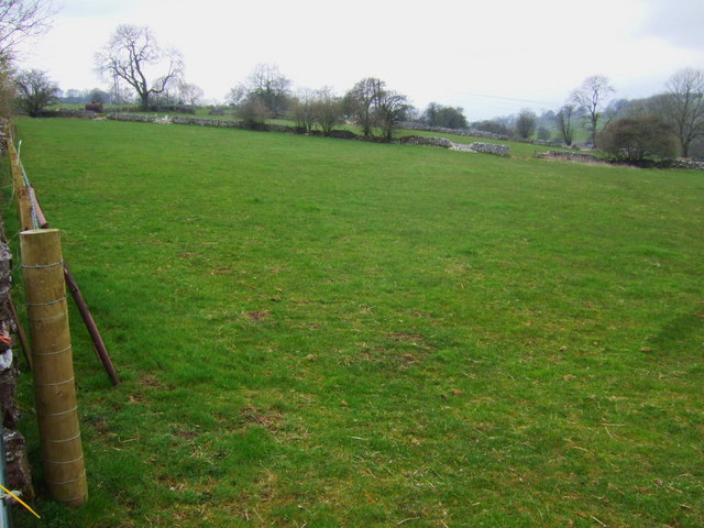 File:Field near Aldwark - geograph.org.uk - 780213.jpg