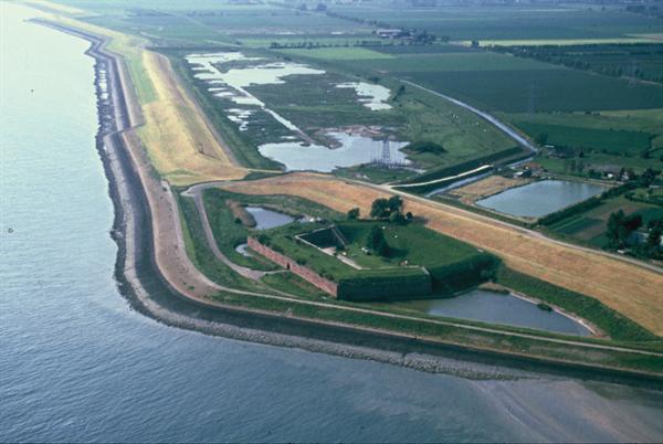 File:Fort Ellewoutsdijk.jpg