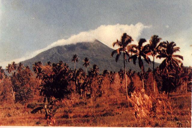 File:Gunung Klabat.jpg