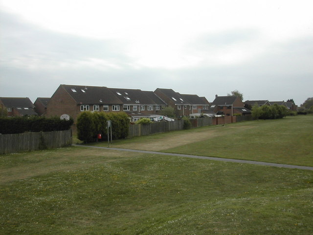 File:Houses in Catalina Close - geograph.org.uk - 413552.jpg