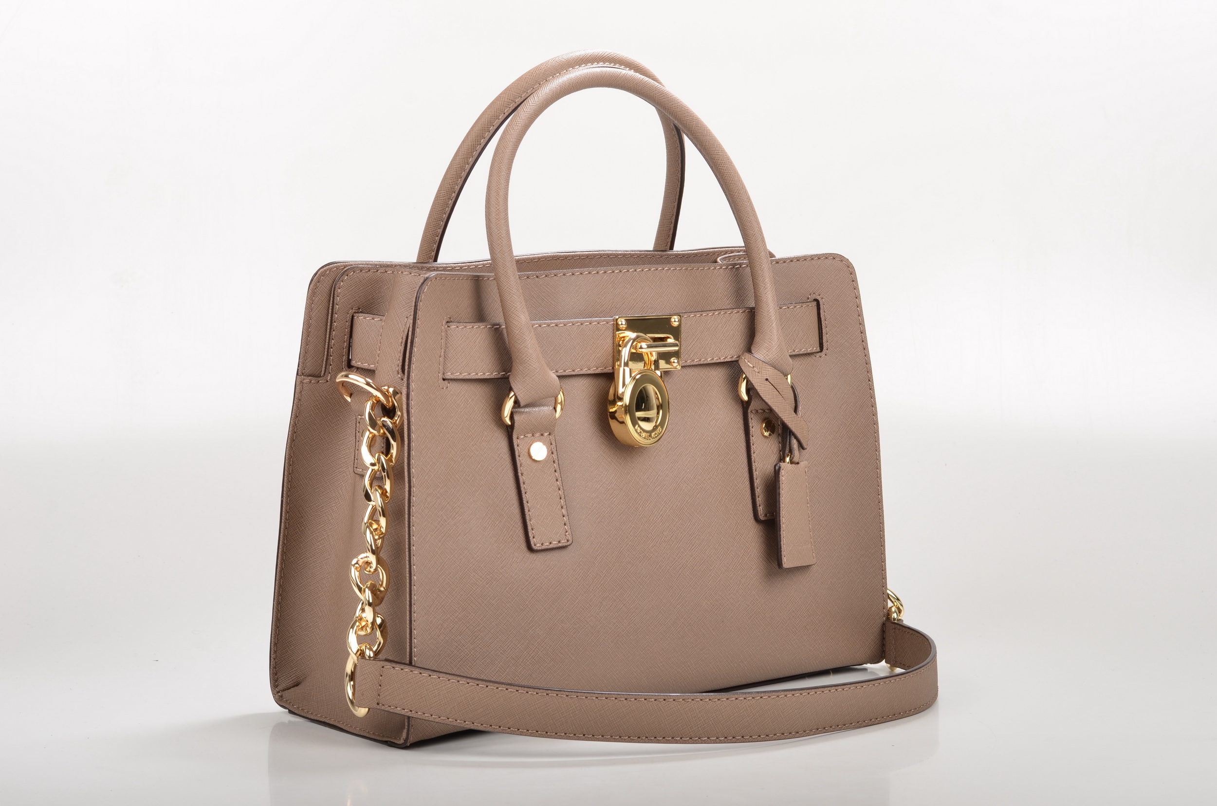 Arriba 52+ imagen michael kors hamilton taupe