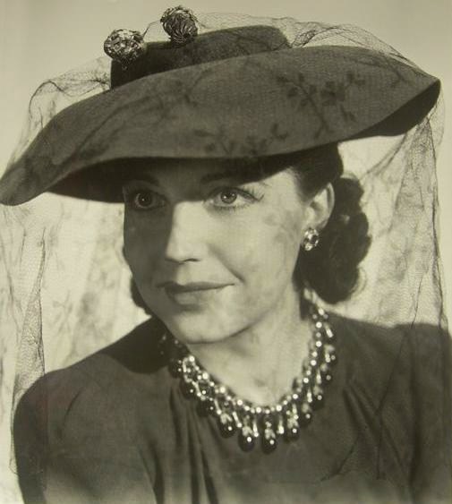 Mona Barrie in Murder Among Friends