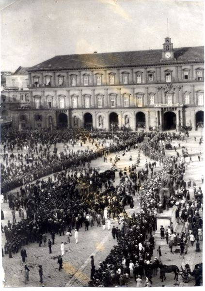 File Napoli Funerale di Enrico Caruso.jpg Wikimedia Commons