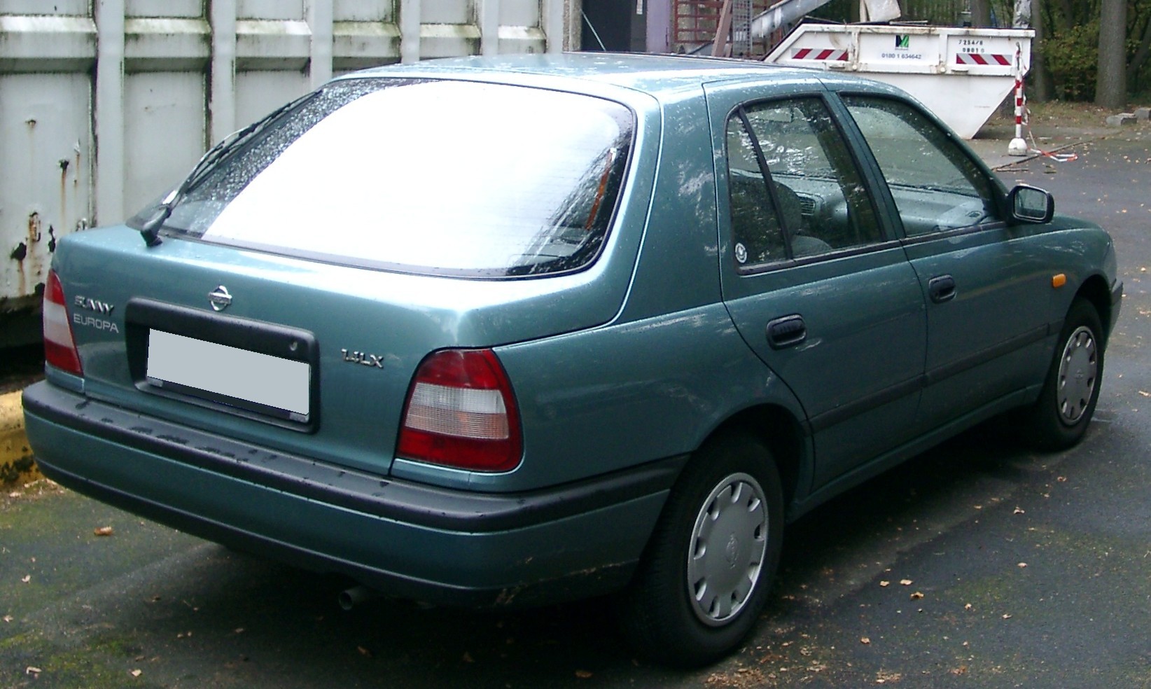 nissan sunny 
