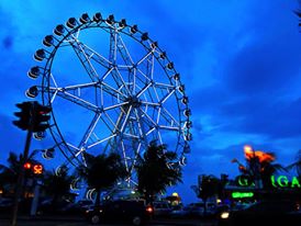 File:SM Mall Ferris wheel.jpg