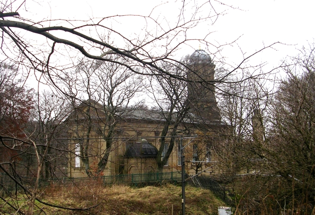 File:Saltaire United Reformed Church - viewed from Albert Terrace - geograph.org.uk - 1085596.jpg