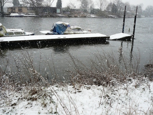 File:Ski jump on the Trent - geograph.org.uk - 1155604.jpg