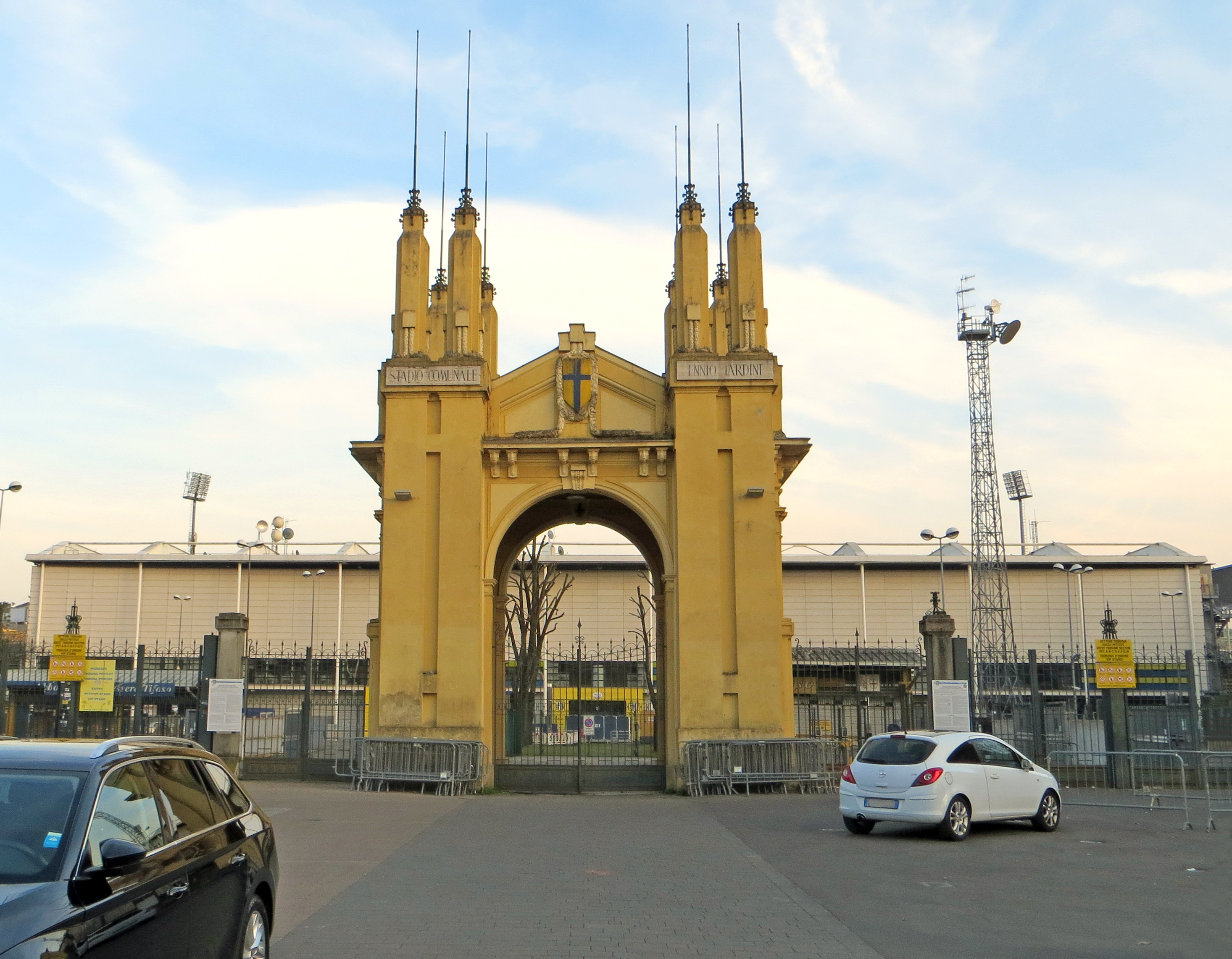 File:Parma stadio Lanfranchi panoramica tribune Sud e Ovest.JPG - Wikipedia