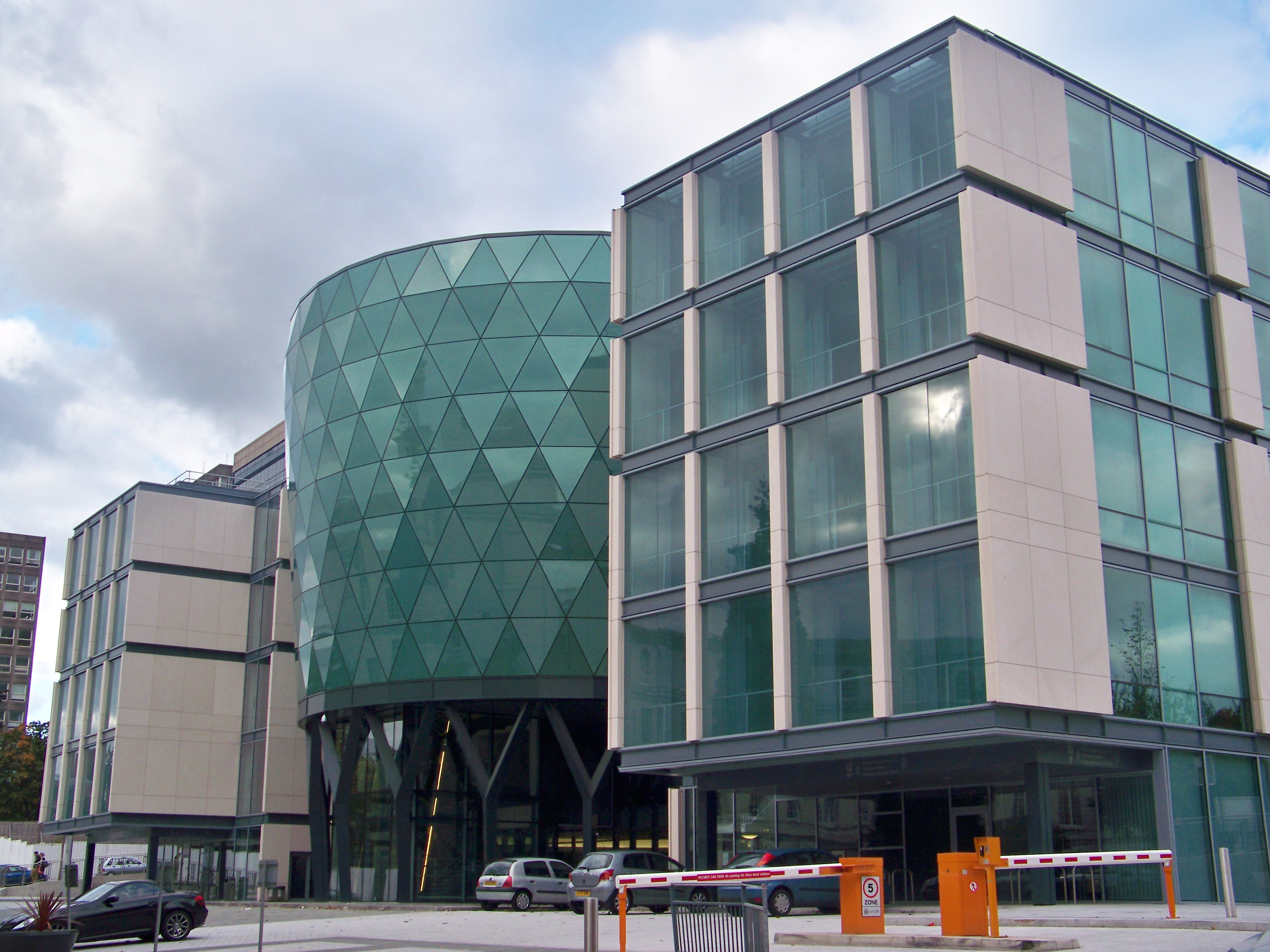 The met building. ELORG здание. Leeds University Multi-storey car Park. The Rose Bowl Лидс. The Crescent Leeds.