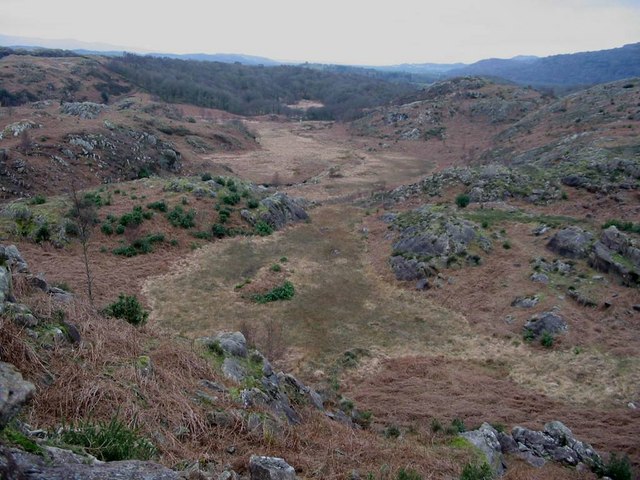 File:Valley of the Dylif. - geograph.org.uk - 369592.jpg